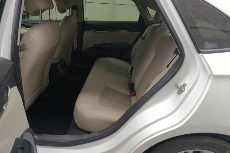 别克 英朗 2017款 15N 自动精英型中控内饰21