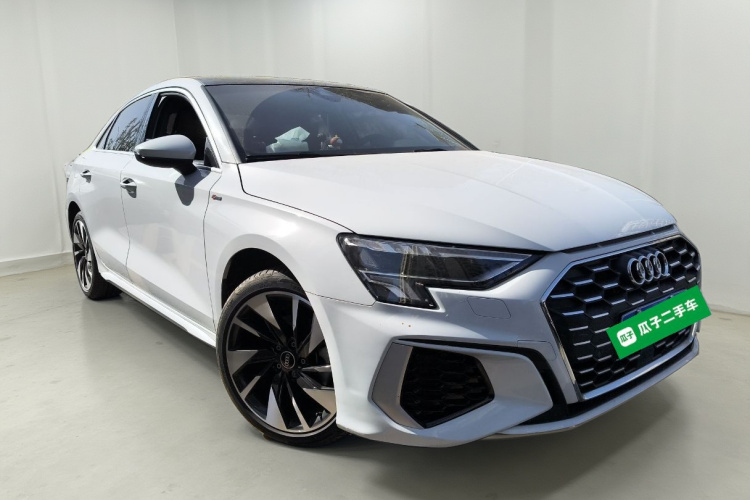 奥迪A3 2023款 改款 A3L Limousine 35 TFSI 时尚运动型车身外观3