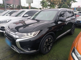 三菱 欧蓝德 2020款 2.4L 四驱致享版 7座