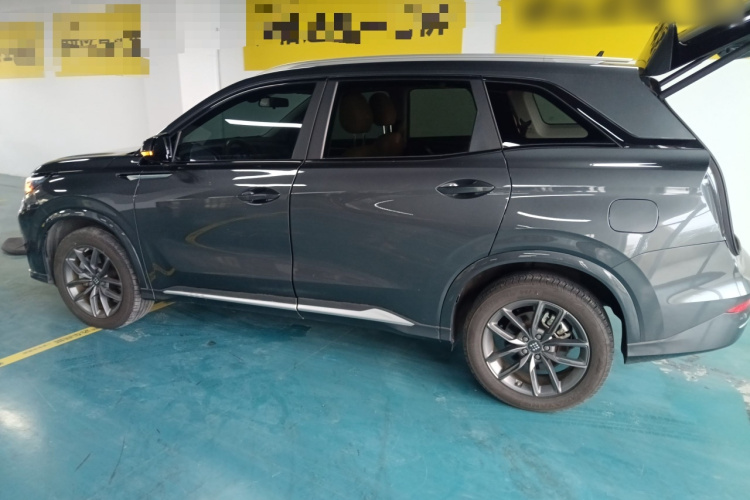 蓝电E5 2024款 荣耀版 100KM尊享型 7座车身外观6003