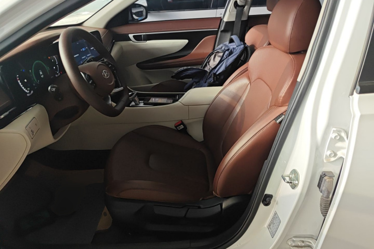 现代 名图 2021款 1.8L CVT GLX精英版局部细节19