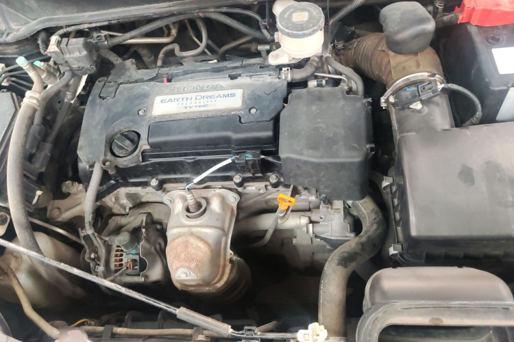 本田 艾力绅 2016款 2.4L 至尊版机舱底盘24