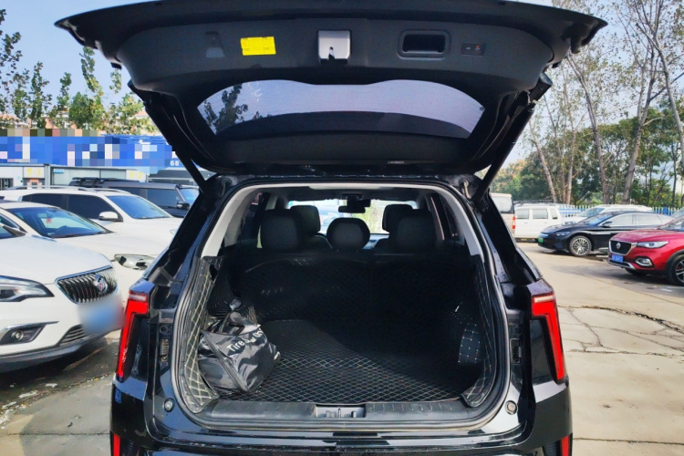 思皓X8 PLUS 2023款 1.5TGDI DCT智尚版 7座机舱底盘23