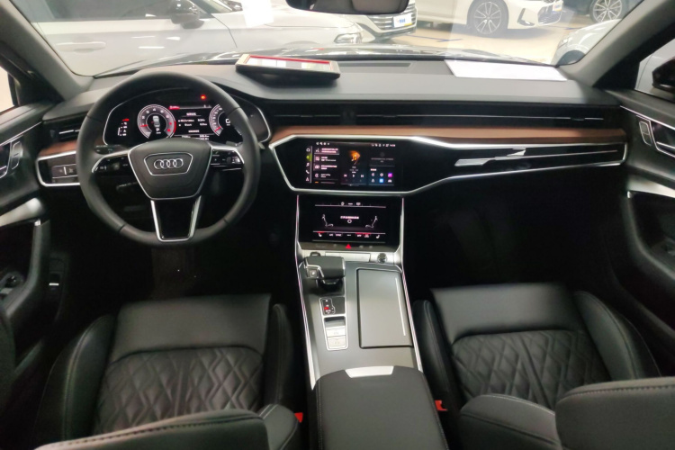 奥迪A6L 2025款 改款 45 TFSI 臻选动感型中控内饰12