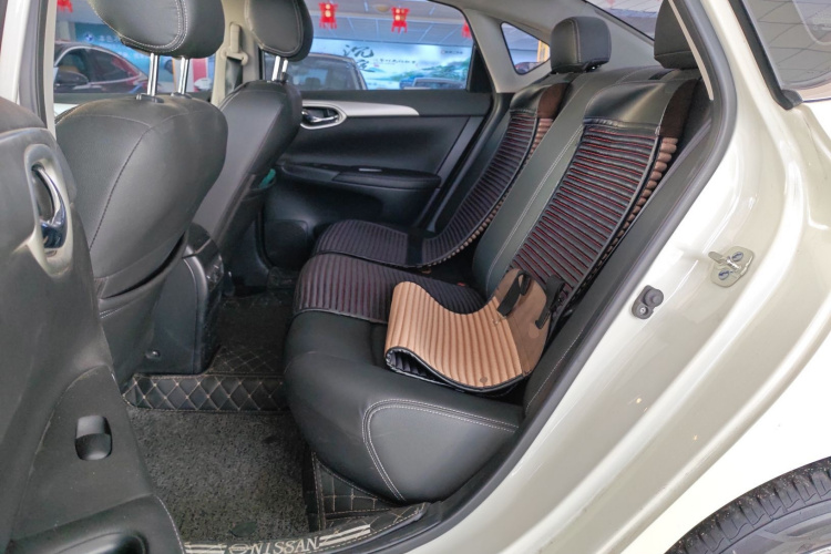 日产 轩逸 2021款 经典 1.6XE CVT舒适版中控内饰7004