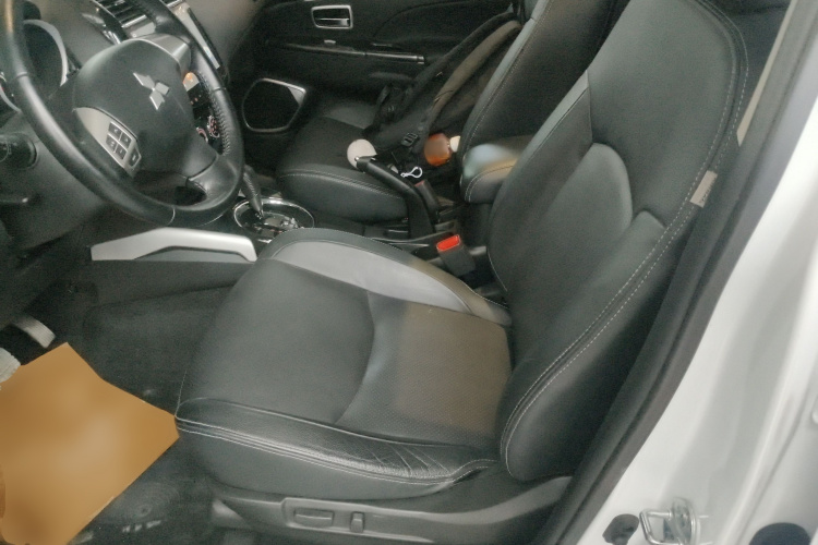 三菱 劲炫ASX 2018款 2.0L CVT两驱尊享版局部细节19