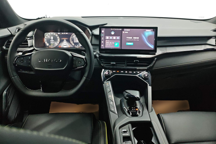 领克06 2023款 Remix 1.5T 劲Halo中控内饰12