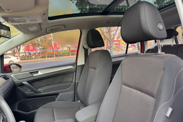 大众 高尔夫·嘉旅 2016款 1.6L 自动舒适型局部细节41