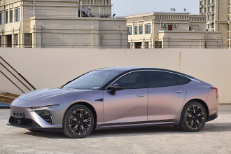 哪吒汽车 哪吒S 2024款 纯电 520km 后驱AR-HUD版