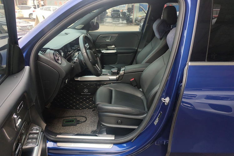 奔驰GLB 2020款 改款 GLB 200 时尚型中控内饰19