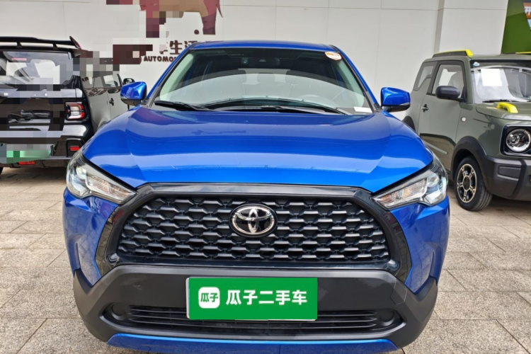 丰田 卡罗拉锐放 2022款 2.0L 先锋版车身外观2