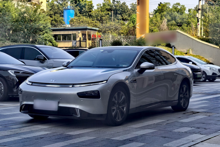 小鹏P7 2020款 670N车身外观1