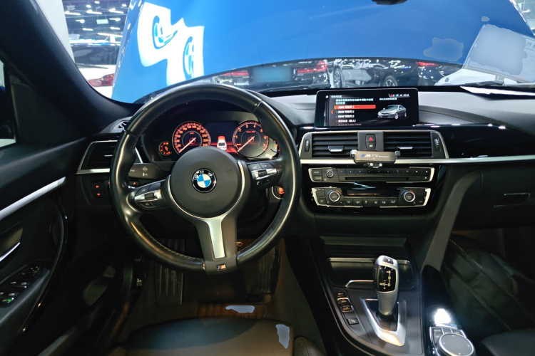 宝马3系GT 2020款 320i M运动套装中控内饰13