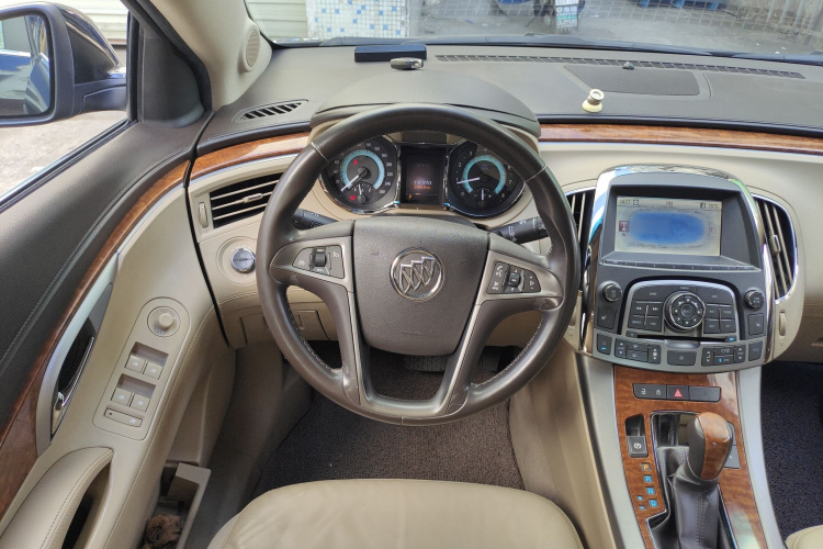 别克 君越 2009款 2.4L豪雅版中控内饰13