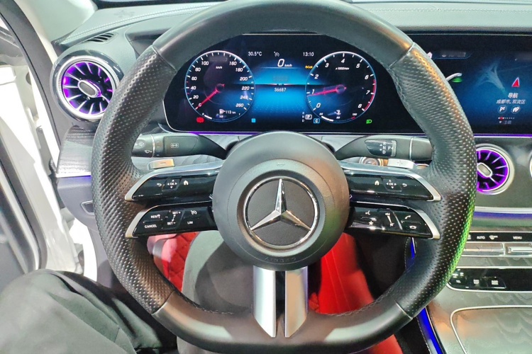 奔驰E级(进口) 2023款 E 260 时尚型运动版局部细节13