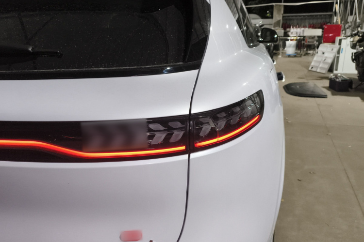 岚图汽车 岚图FREE 2025款 FREE+ 后驱乾崑版车身外观6001