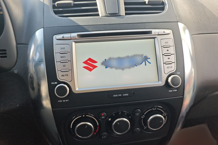 铃木 天语 SX4 2013款 酷锐 1.6L 自动20周年3G智能版局部细节16