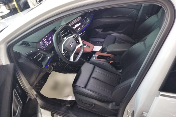 奥迪Q4 e-tron 2024款 40 e-tron 创境版中控内饰20