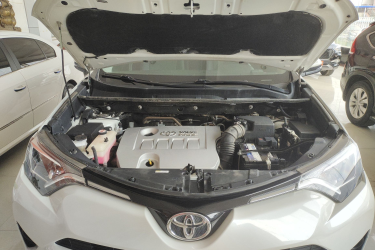 丰田 RAV4荣放 2019款 2.0L CVT两驱先锋版 国V机舱底盘24