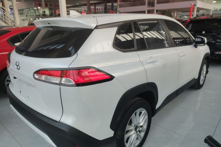 丰田 卡罗拉锐放 2022款 2.0L 精英版车身外观7