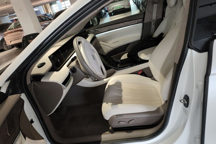 智己汽车 智己L7 2022款 Dynamic中控内饰19