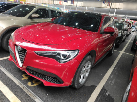 阿尔法·罗密欧 Stelvio斯坦维 2017款 2.0T 200HP 精英版