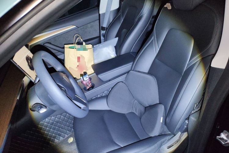 特斯拉 Model 3 2022款 后轮驱动版中控内饰19