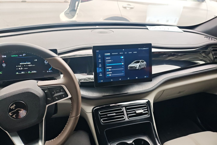 比亚迪 秦PLUS 2024款 荣耀版 DM-i 55KM领先型中控内饰12