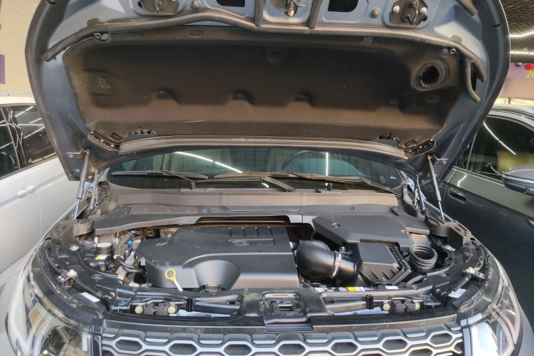 路虎 发现运动版 2023款 249PS R-Dynamic SE 性能科技版机舱底盘24