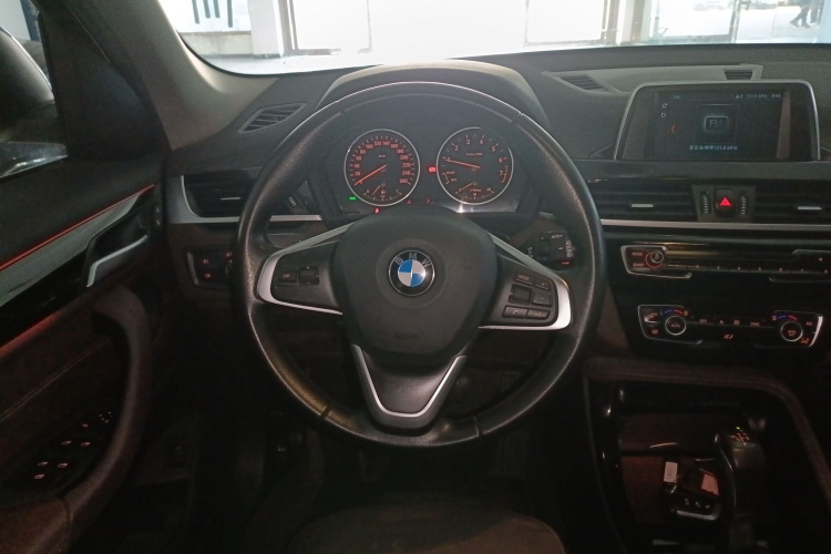 宝马X1 2018款 sDrive18Li 尊享型中控内饰13