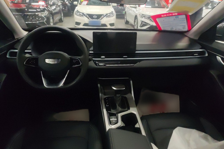 吉利汽车 帝豪 2025款 第4代 1.5L CVT星耀版中控内饰7003