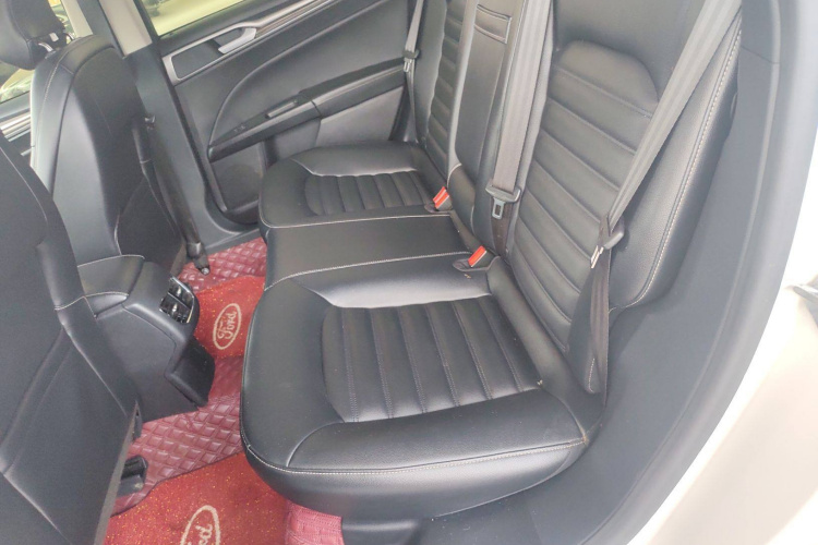 福特 蒙迪欧 2020款 EcoBoost 180 时尚型中控内饰7001