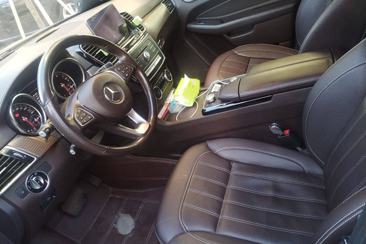 奔驰GLE 2018款 GLE 320 4MATIC 动感型臻藏版局部细节19