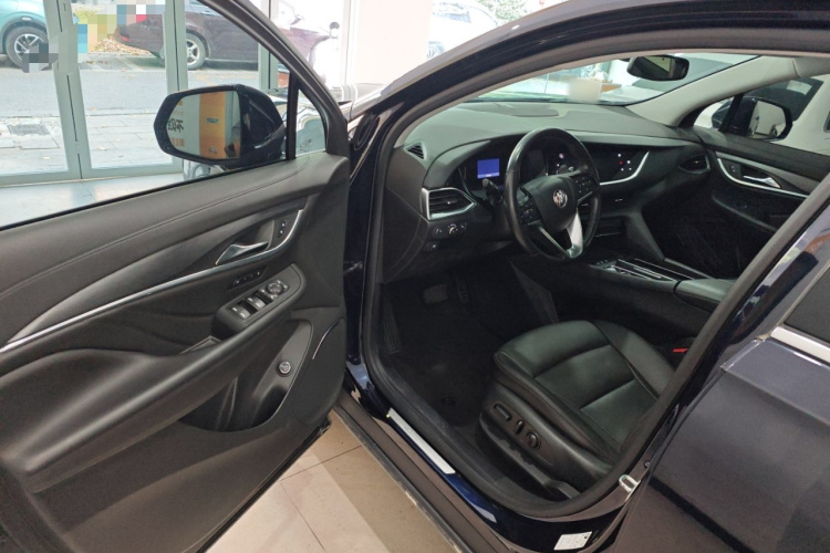 别克 昂科旗 2022款 652T 两驱尊贵型 7座中控内饰20