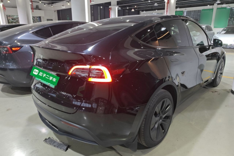 特斯拉 Model Y 2024款 后轮驱动版车身外观6005