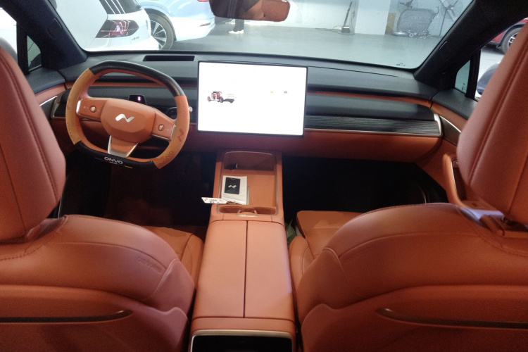 乐道L60 2024款 60kWh 后驱版中控内饰7002