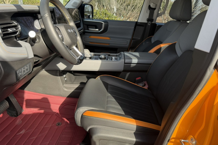 北京越野 北京BJ40 2024款 2.0T 全新城市猎人版 侠客型中控内饰7004