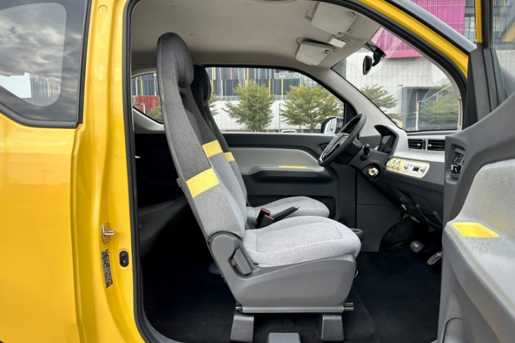 五菱汽车 宏光MINIEV 2022款 马卡龙臻享款 磷酸铁锂中控内饰7005