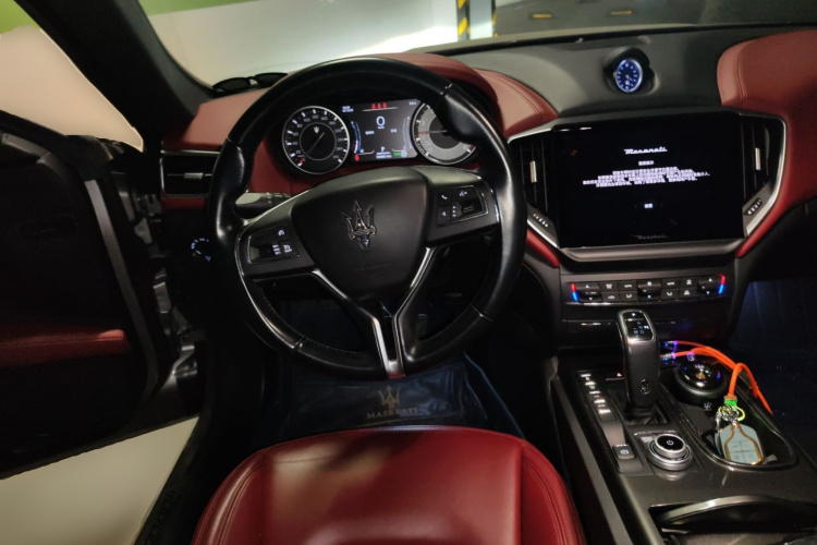 玛莎拉蒂 Ghibli 2021款 2.0T 锋芒版中控内饰13