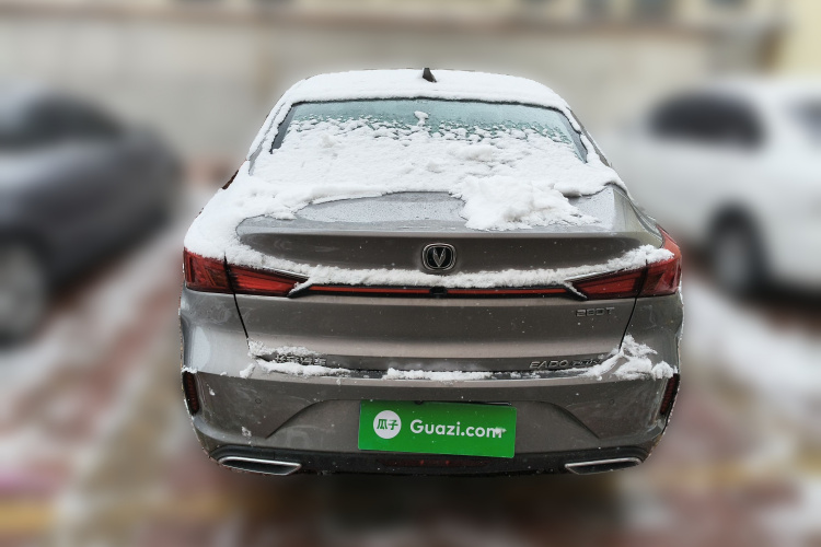 长安 逸动 2020款 PLUS 蓝鲸NE 1.4T GDI DCT尊贵型车身外观6