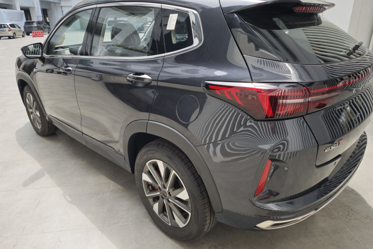 星途追风 2024款 1.5T CVT迅捷版车身外观6004