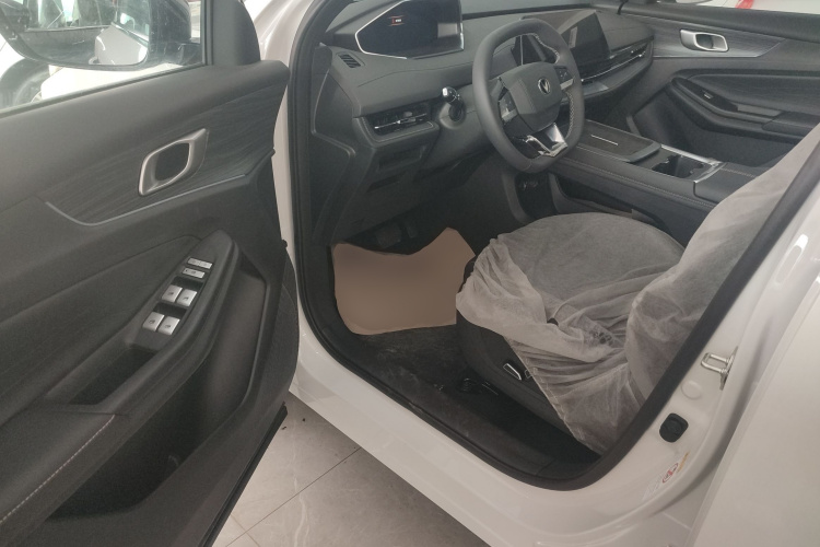 长安CS55PLUS PHEV 2025款 智慧新蓝鲸 125km 战舰版中控内饰20