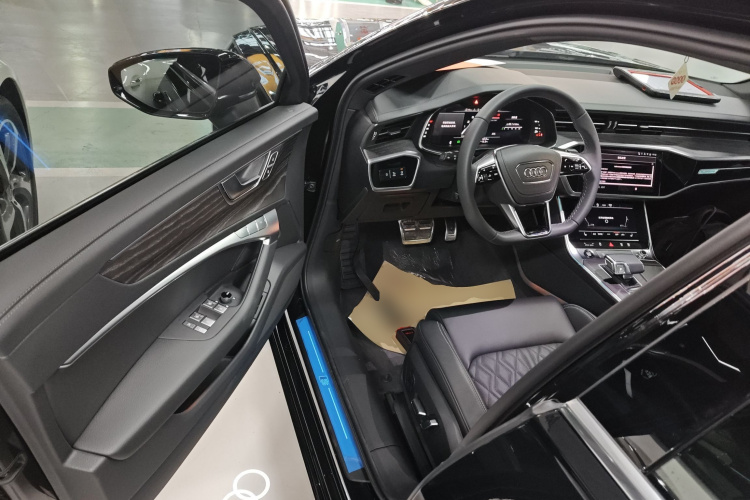 奥迪A6L 2025款 45 TFSI quattro 臻选动感型中控内饰20
