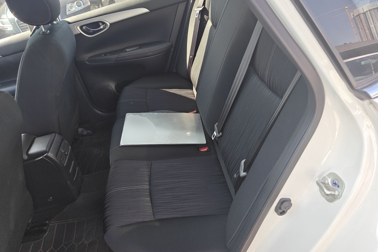 日产 轩逸 2024款 经典 1.6XE CVT舒适版中控内饰21