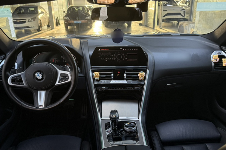 宝马8系 2021款 改款 840i 四门轿跑车 M运动套装中控内饰7001