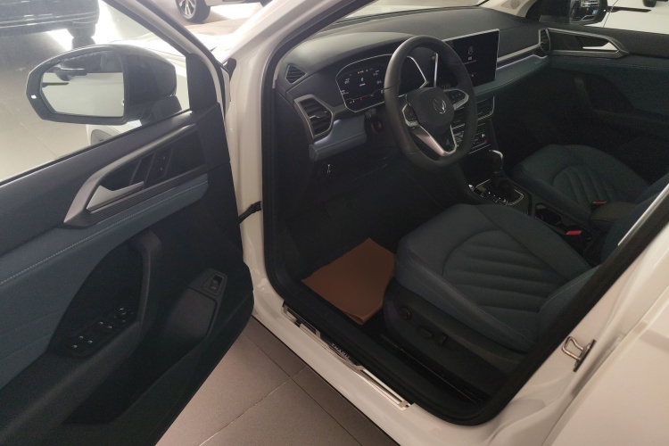 大众 途岳 2024款 300TSI 两驱月尊版中控内饰20