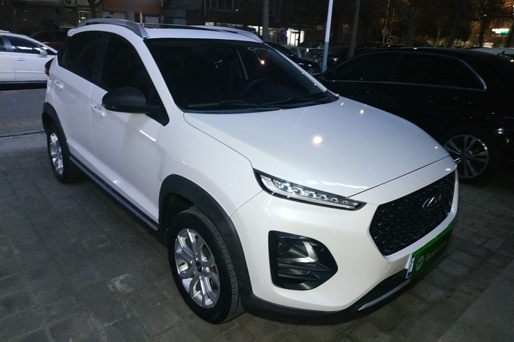 奇瑞 瑞虎3X 2021款 钻石版 1.5L CVT 3克拉车身外观3