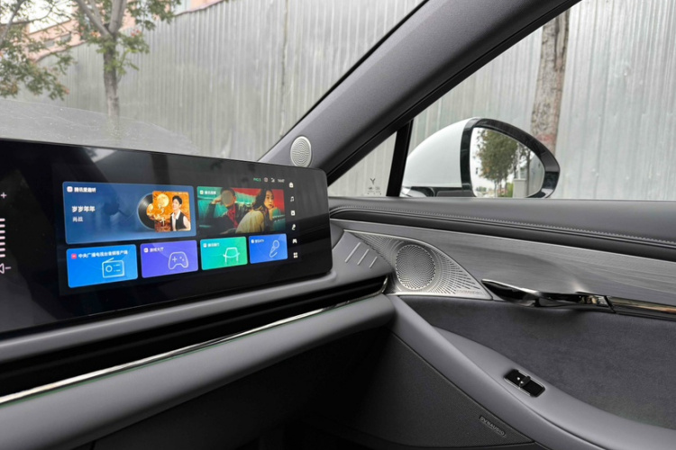 岚图汽车 岚图追光 2024款 PHEV 四驱超长续航行政版中控内饰7006