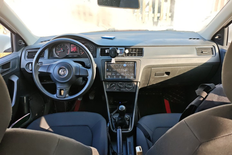 大众 桑塔纳 2015款 1.6L 手动风尚版中控内饰12