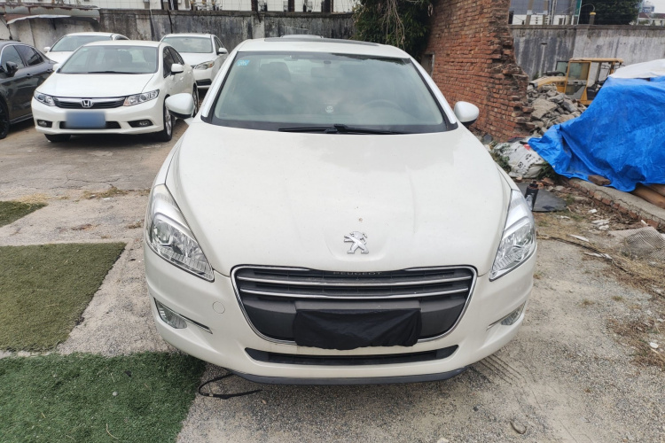 标致508 2012款 2.0L 自动天窗经典版车身外观2